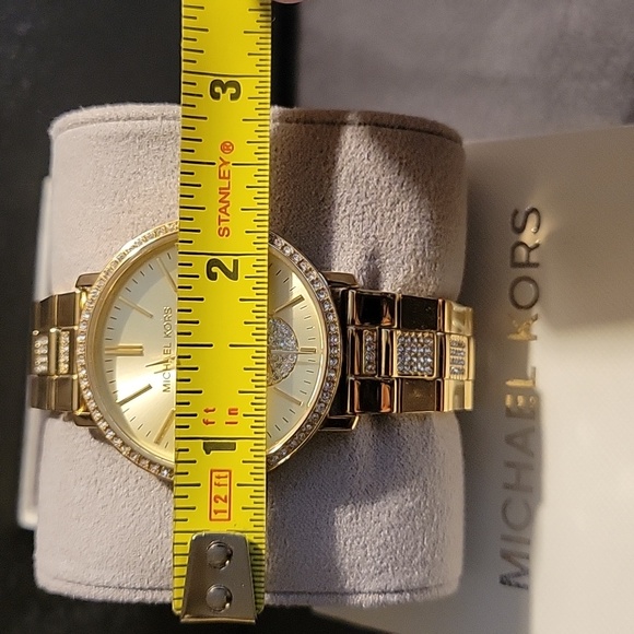Michael Kors Women's authentic watch - Picture 3 of 3